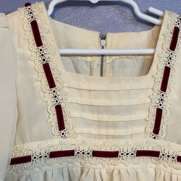 Vintage Handmade Girls Dress Ivory w/ Green Velvet Ribbon and Lace - Picture 3 of 9